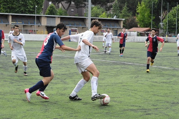 Bonaventura protegge palla (foto Piccirilli@photosportroma.it)