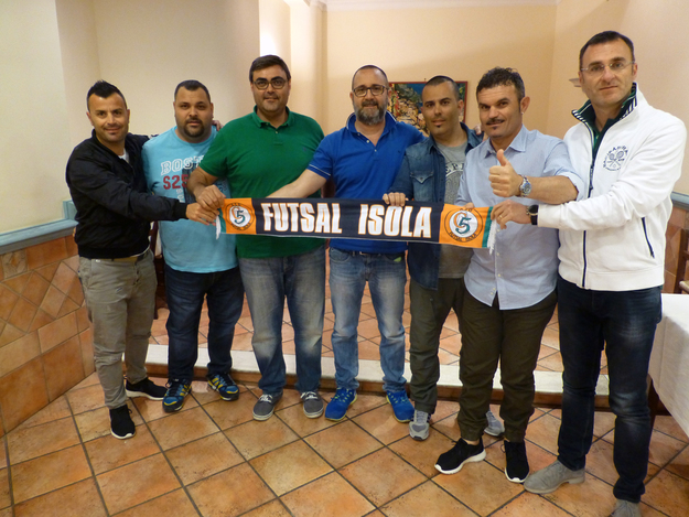 Lo staff al completo della società arancioblu