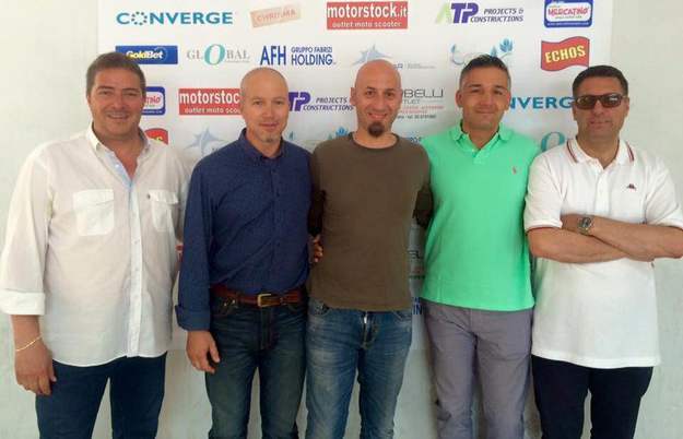 Mauro MIcheli con la dirigenza dell'Ardenza Ciampino