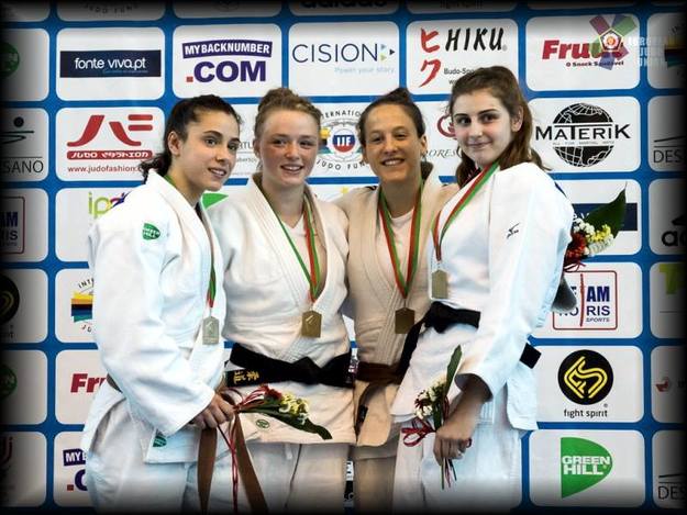 Flavia Favorini, la prima a sinistra