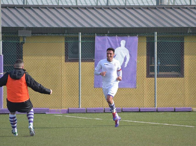 Martinelli esulta dopo un gol