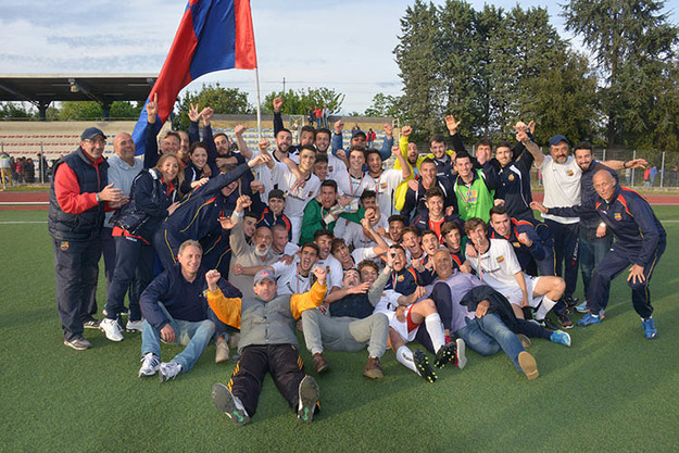 La festa della Vigor Perconti per il titolo regionale (foto ©Paolo Lori)