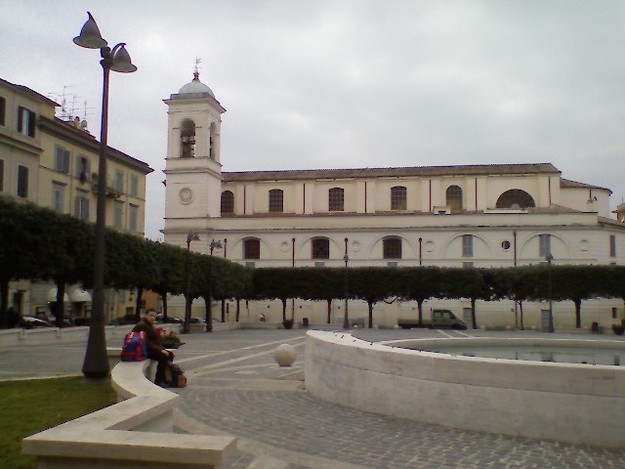 Piazza Pia ad Albano Laziale, uno dei tre centri al ballottaggio