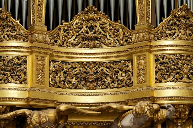 La barocca Mostra d'organo della Basilica di Montecassino (dalla pagina facebook "Montecassino Abbey / Abbazia di Montecassino")