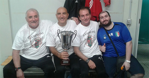 Mister Marco Zannino e il suo staff con la Coppa Provincia di Roma