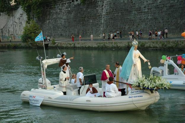 La "Madonna fiumarola" sul Tevere (© - arciconfraternitadelcarmine.it)