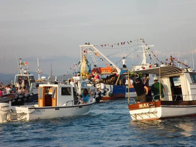 La processione a mare (© - Pasquale Falato)