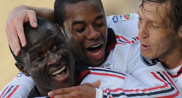Strasser con Robinho e Ambrosini