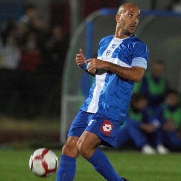 Piccheri con la maglia dell'Anziolavinio Foto Facebook