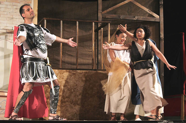 Una scena tratta dalla commedia