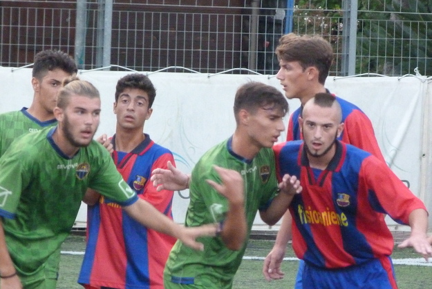 mischia in area blaugrana ©GazzettaRegionale