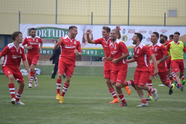 La gioia di Panella dopo il gol