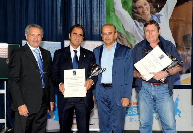 Il presidente del Club Scherma Roma durante la premiazione