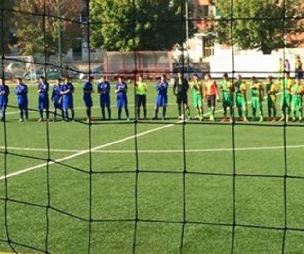 Il saluto delle squadre