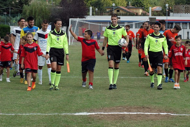 l'ingresso delle squadre in campo @ufficiostampa Calcio Sezze