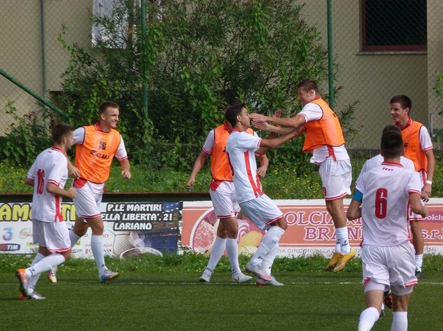 Skobic esulta dopo aver firmato l'1-0 (foto gazzettaregionale.it)