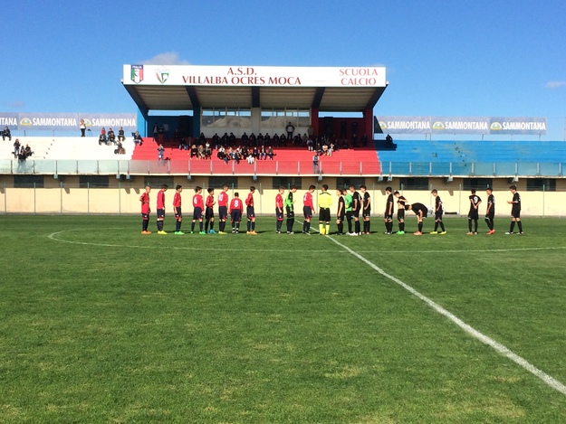I ragazzi prima del fischio d'inizio (foto Villalba Calcio)