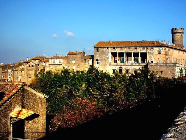 Palazzo delle Logge a Bagnaia (© www.mondimedievali.net)