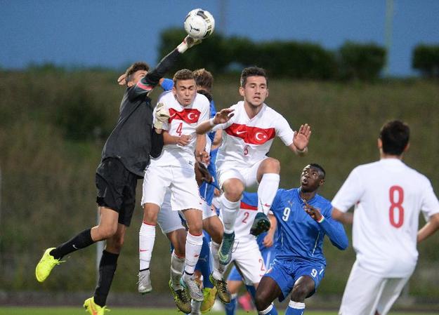 Giornataccia per gli azzurri contro la Turchia ©figc.it