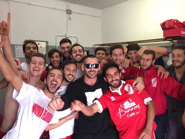 Team Nuova Florida che esulta
