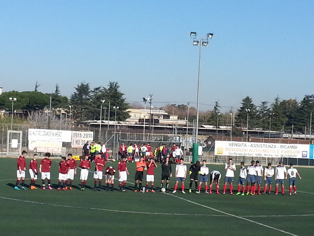 Le due squadre al fischio iniziale (C) Gazzetta Regionale