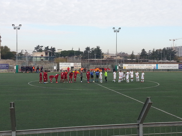 Le due squadre al fischio di inizio (C) GazzettaRegionale
