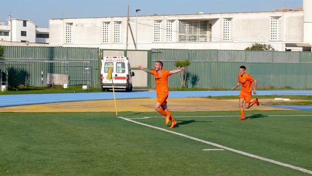 L'esultanza di Princigalli, match winner nella gara tra Unipomezia e Lupa Frascati