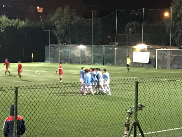La Lazio esulta dopo il secondo gol