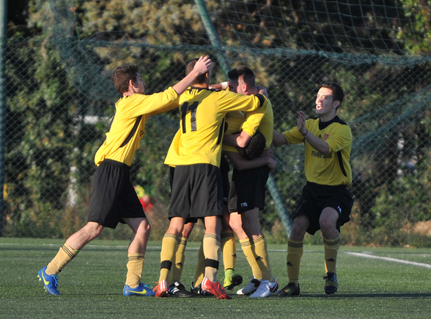 La prima squadra impegnata con il Castel S. Pietro (FotocDelGobbo)