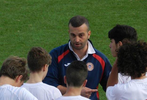 MIster Orlandi ed i suoi ragazzi ©Facebook/Asd Lupa Frascati