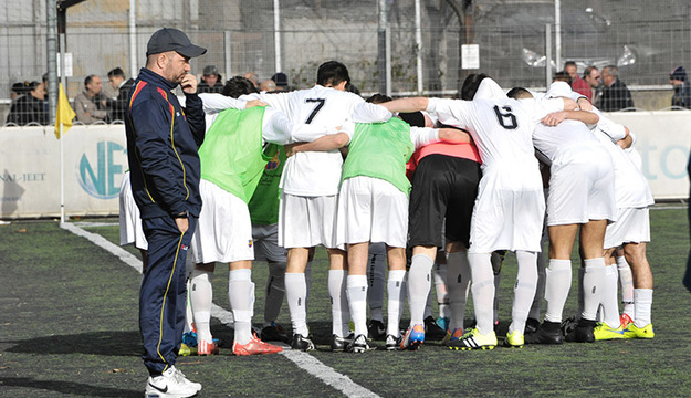 Caranzetti (a sinistra) con la squadra ©Piccirilli