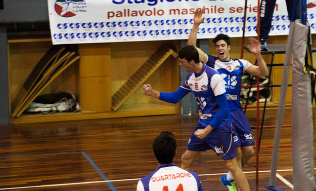 Hydra Volley