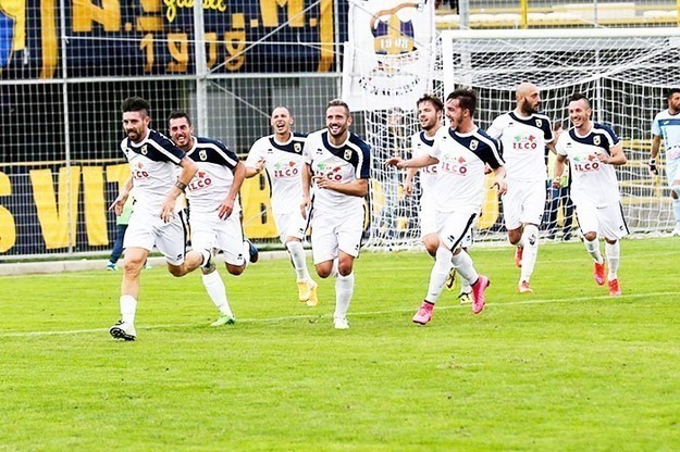 La Viterbese batte 3-0 la Nuorese e si porta così in testa al Girone G ©facebook/A.S. Viterbese Castrense