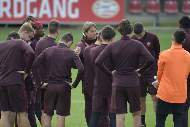 De Rossi e la Roma ad Eindhoven ©asroma.it