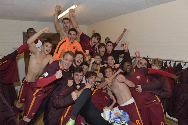 La Roma festeggia (asroma.it)