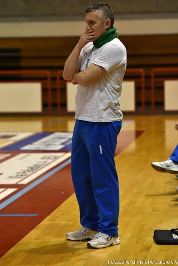 Il ct Calabria (© Cassella/Divisione Calcio a 5)