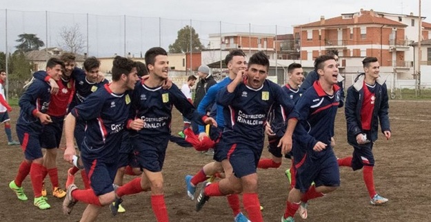 Il San Michele esulta dopo la vittoria col Sezze(©San Michele calcio/Facebook) 