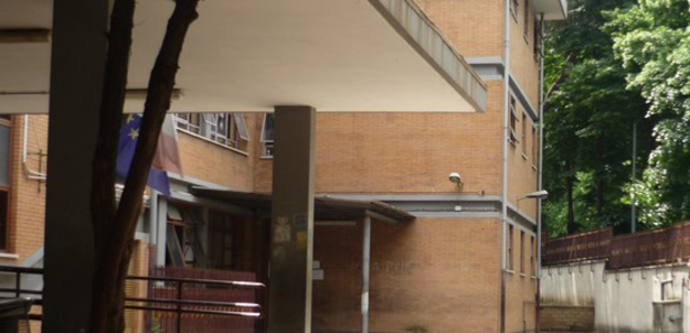 L&apos;ingresso della scuola