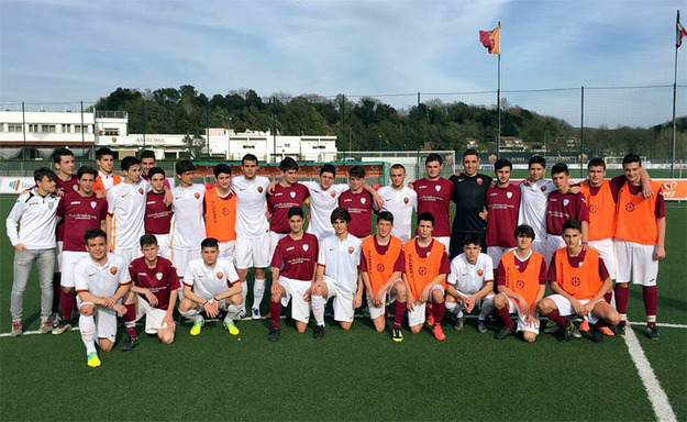 L&apos;Athletic Soccer Academy a Tirgoria con l&apos;AS Roma