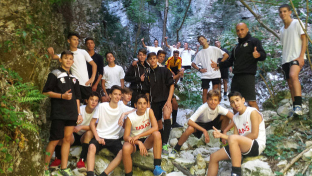 Il gruppo dello S.Tanas in ritiro la scorsa estate