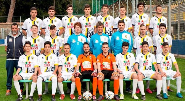 La Viterbese al completo