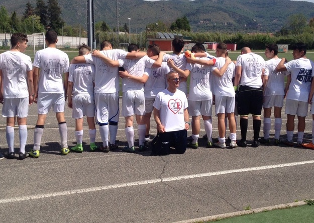La dedica della squadra a mister Compagnucci