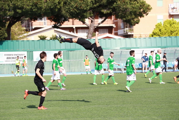 Erik Laghigna, durante la sua classica esultanza (Foto©Lori)