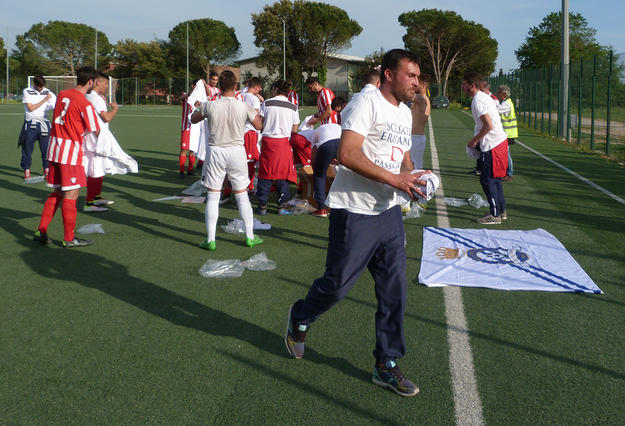Simone Santoni durante i festeggiamenti di Gaeta © Gazzetta Regionale