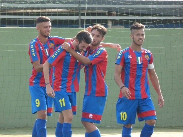 Esultanza Perconti (foto gazreg)
