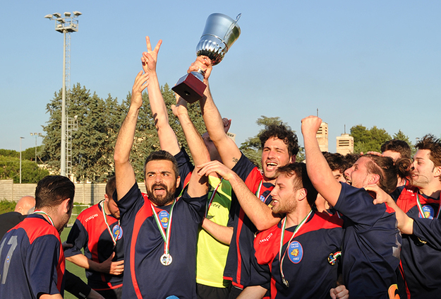 La Virtus con la Coppa (foto ©Del Gobbo)