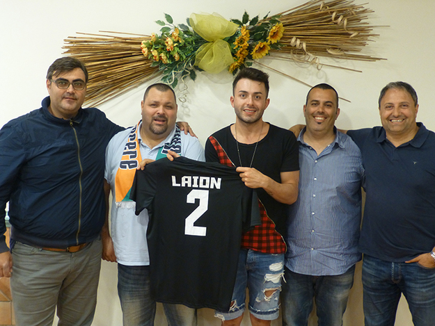Laion con la nuova maglia