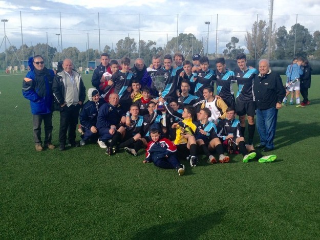 La Rappresentativa CR Lazio con la coppa del Porcelli ©GazReg