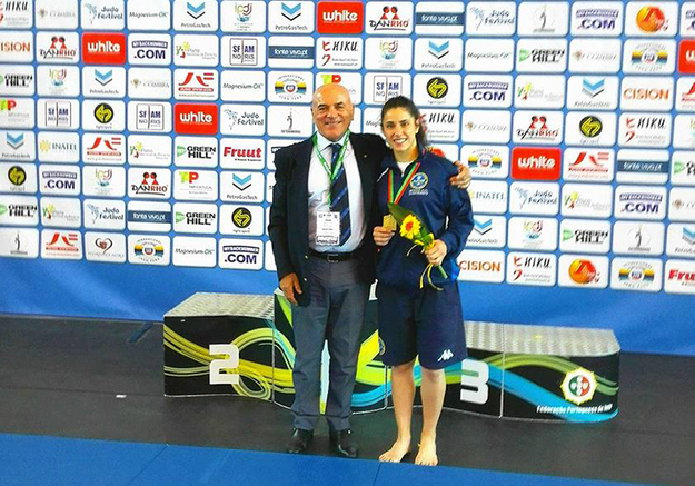 Flavia Favorini dopo la vittoria a Coimbra