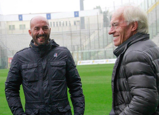 Da sinistra Fausto Pizzi e il presidente gialloblu Nevio Scala (Foto © parmacalcioa1913.com)